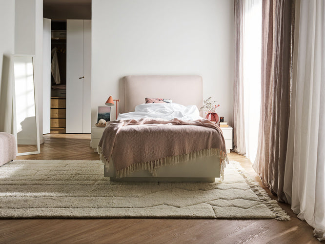 Sova ágy 120×200, puha kárpitozott fejtámlával