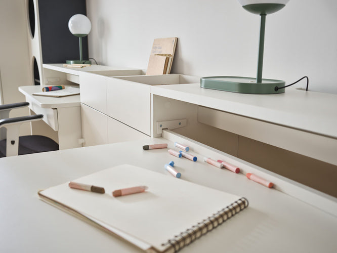Kihúzható Reli íróasztal