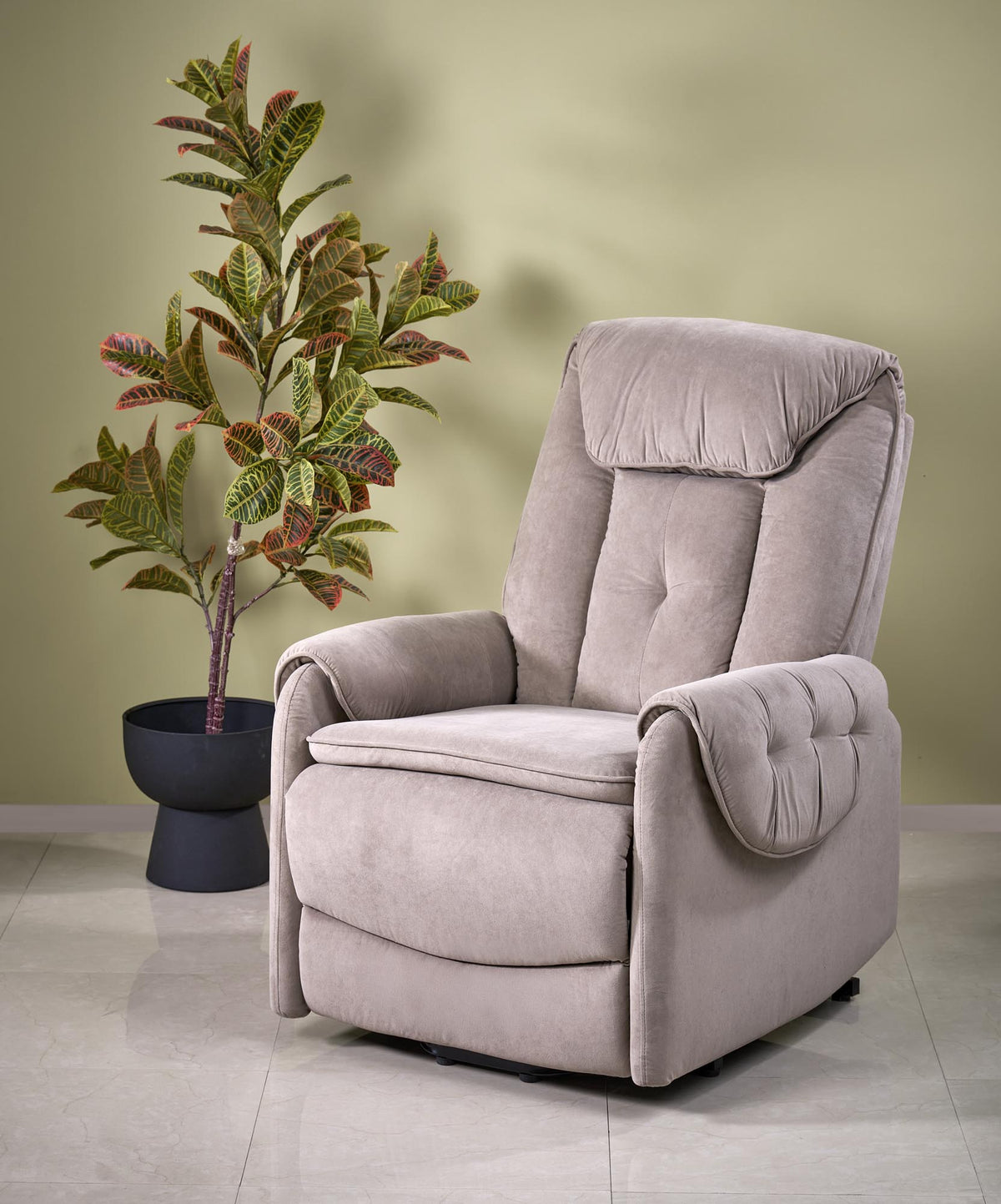 Horton elektromosan dönthető fotel, kiszállás segítővel