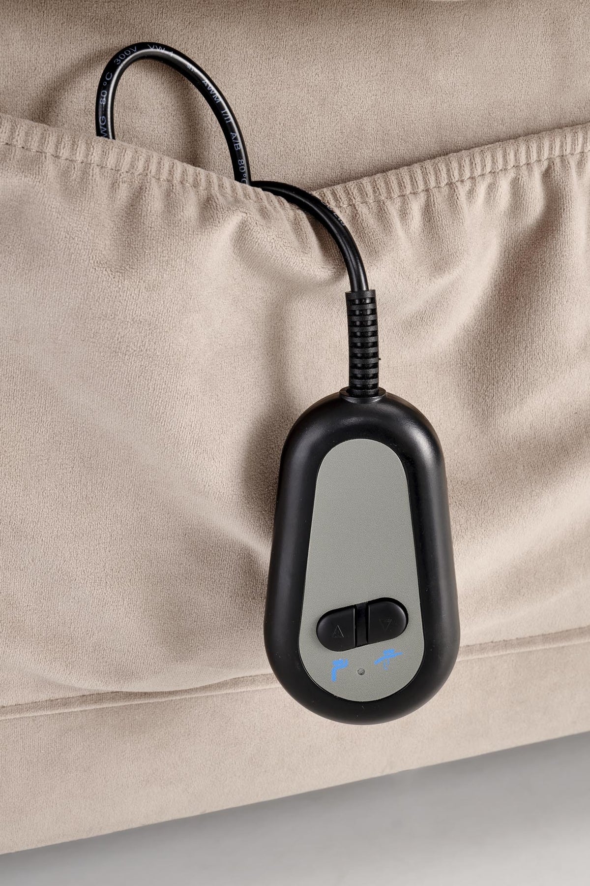 Horton elektromosan dönthető fotel, kiszállás segítővel