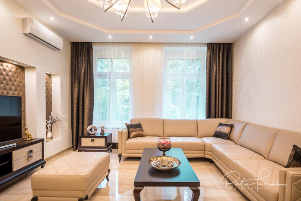 Egy lenyűgöző kertvárosi otthon a XVI. kerületben