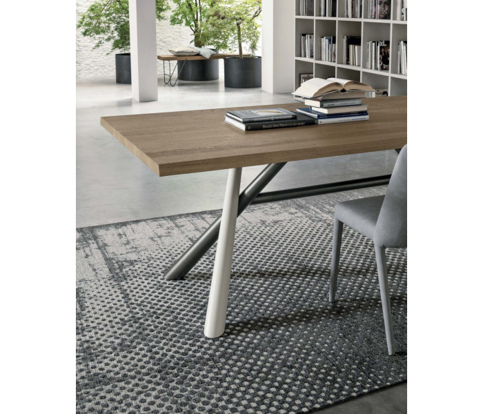 Tudor étkezőasztal  